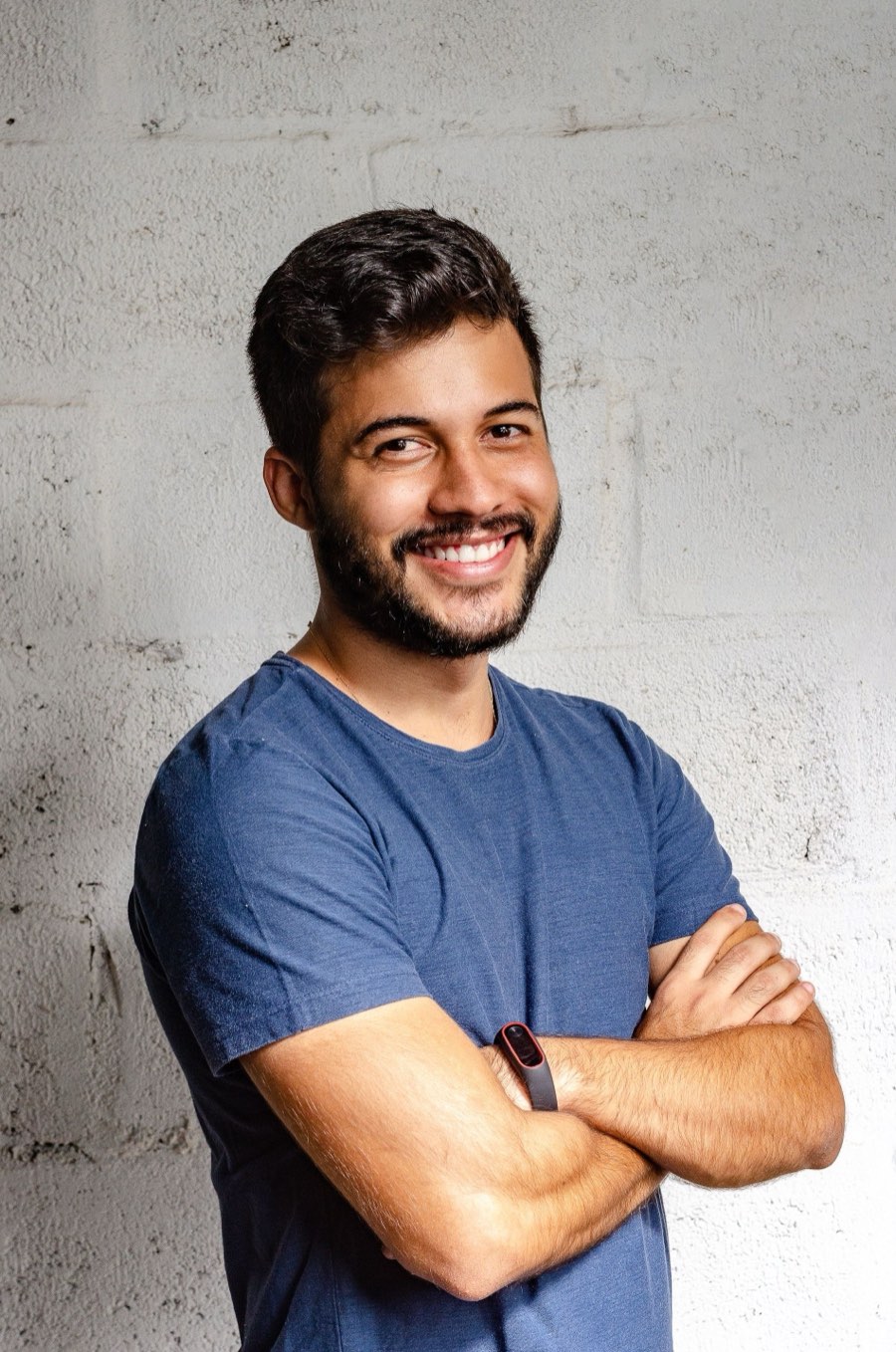 A relaxed, natural smile with healthy teeth (illustrative)